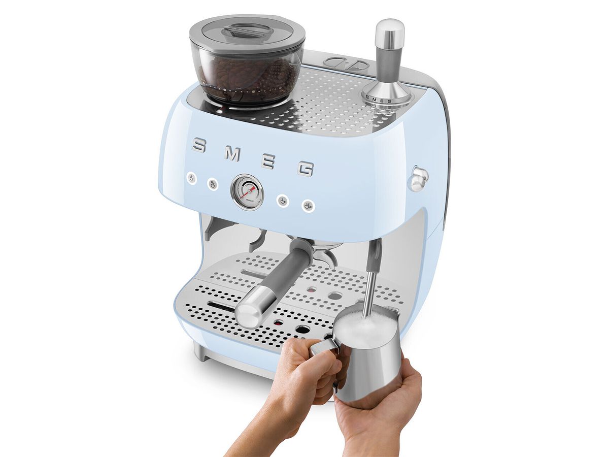 Espressomaschine mit Mahlwerk 50's Style EGF03PBEU